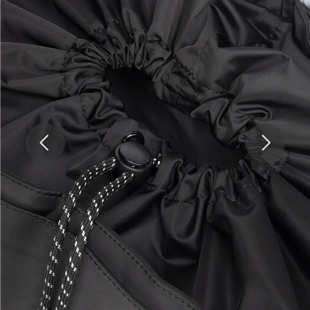 NWT unisex CALPAK Fit Gym Backpack in Black - Picture 7 of 17